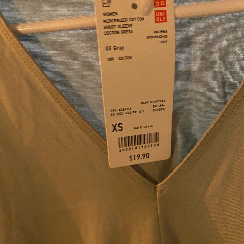 Uniqlo Gray V-Neck Dress - Picture 2 of 3